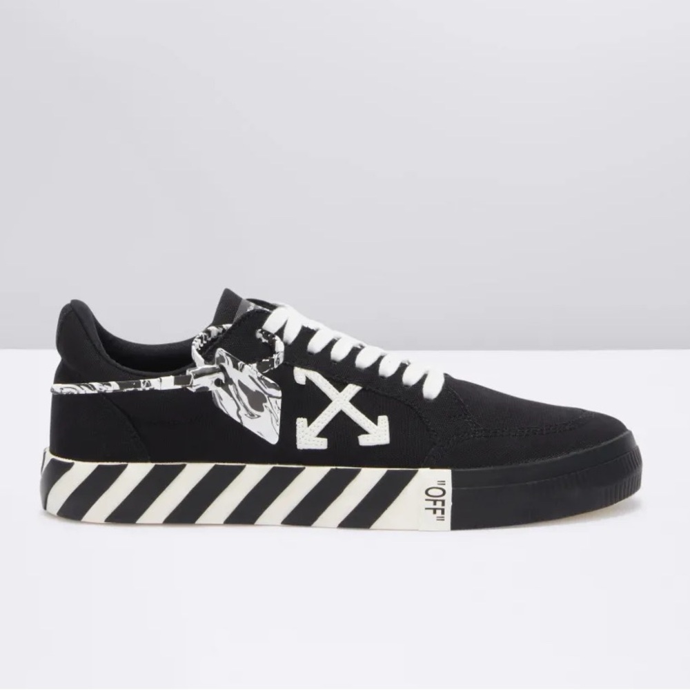 Offwhite low vulcanized canvas sneakers in black